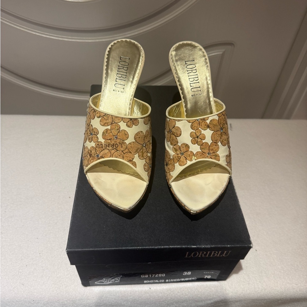 Loriblu Women's Floral Gold and Cream Heels